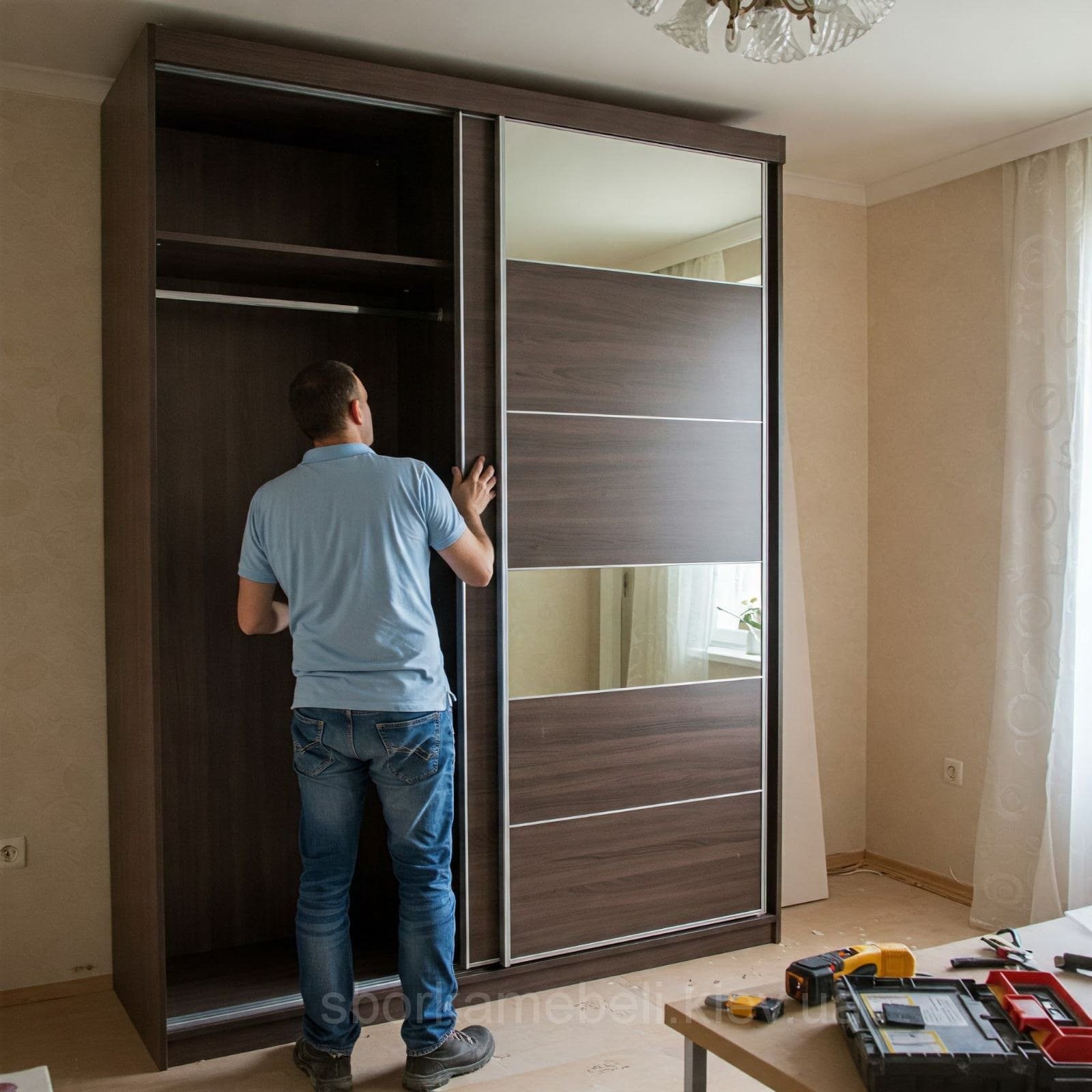Збирання італійського трюмо та дзеркал
