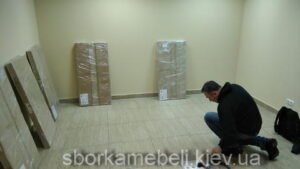 Sborka Ofisniy Stolov 01