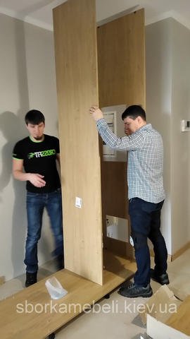 Складний етап зборка распашного шкафа