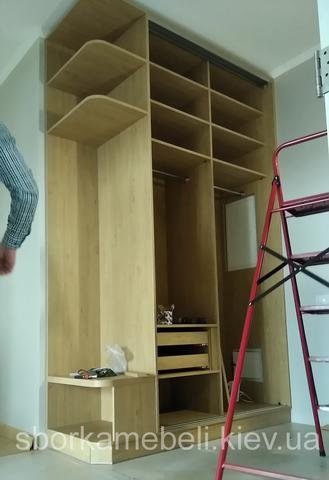 Якісна зборка распашного шкафа майстром